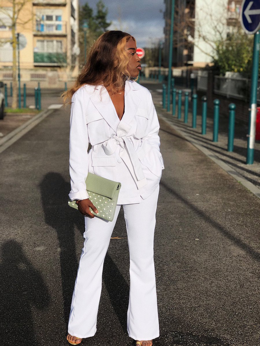 SaadCouture's tweet image. The #Bossy Suit. 
🏷90€ | 60 000F CFA (hors frais de port)
Tenue payable en deux fois. 

🛍Disponible sur commandes et sur mesures uniquement.  
🎨Coloris au choix 

Toutes les infos en DM, mail. 
Service client : +33 6 41 53 81 29 

GET YOURS NOW BEAUTIES! ✨

#saadcouture