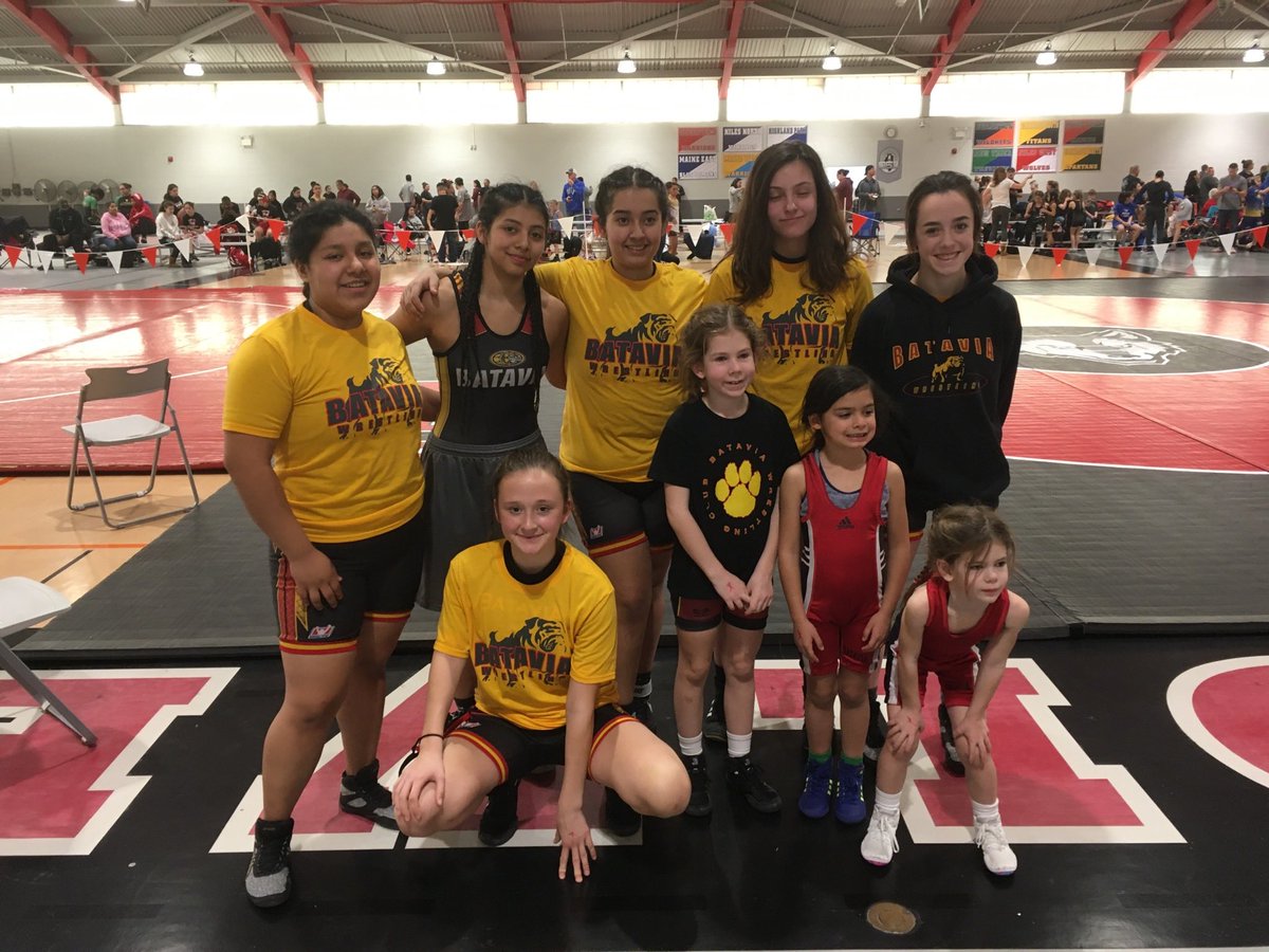 BataviaWC's tweet image. IKWF Girls Open up in Niles today.  Grace Beltran 1st, Lilah Dunaway 3rd and Addie Dunaway 3rd were our BWC competitors.