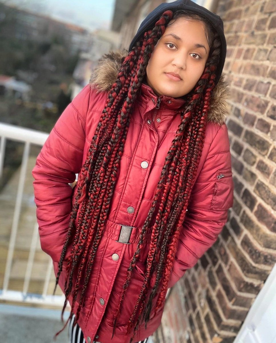 DiwaGyal's tweet photo. Boxbraids first time by brother
IG:diwagyal IG:shafierr
#boxbraids
#hairstyle
#africanhairstyles
#nomakeup
#nomakeuplook
#redhair
#mixedgirl
#braidstyles
#longboxbraids
#wintertime
#africanbeauty
#beautyful
#hair
#hairfashion
#redboxbraids https://t.co/cIA8XoWXzn