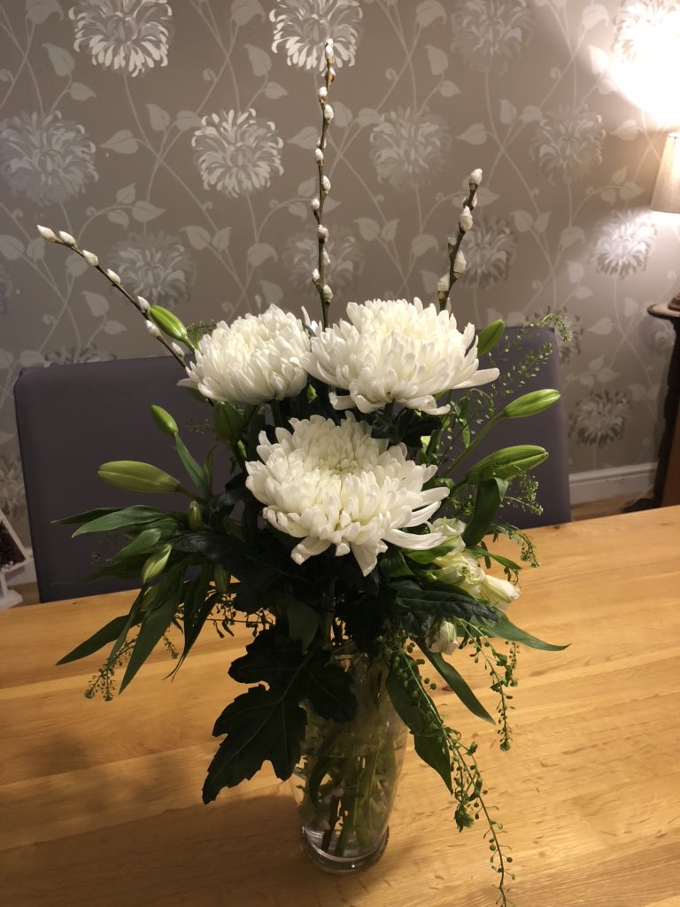 TAMargrave's tweet photo. Beautiful flowers this month from #freddiesflowers Hope they approve of my arrangement! https://t.co/hBFvcyxtD1
