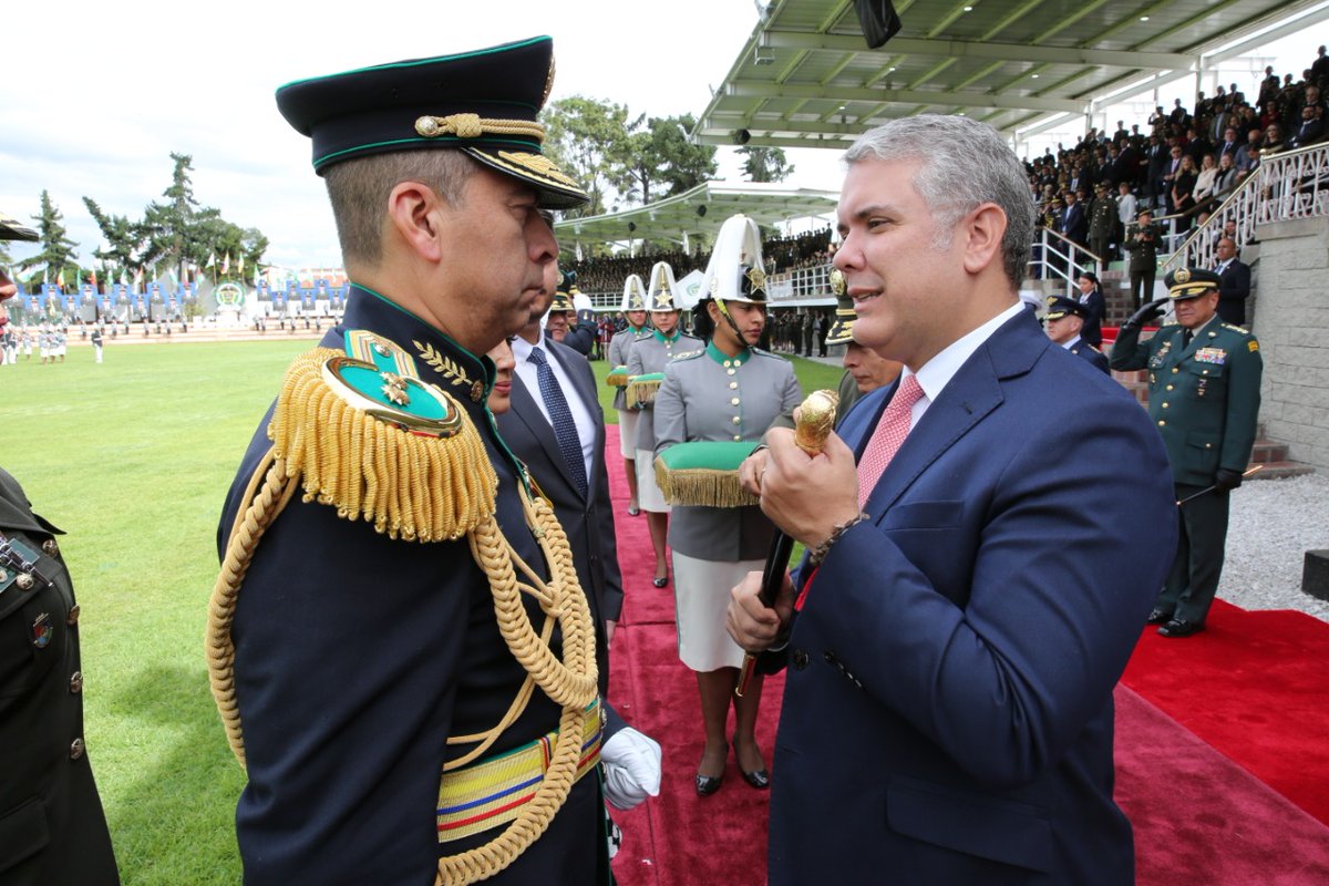 DirectorPolicia's tweet photo. Compromiso y lealtad. Mis congratulaciones a los oficiales Pablo Criollo, Luis García, Gustavo Franco y Juan Rodríguez, quienes hoy, con la bendición del Altísimo, recibieron el reconocimiento a toda una vida de servicio a la Patria, representado en el grado de Brigadier General. https://t.co/QDiZL2kRIl