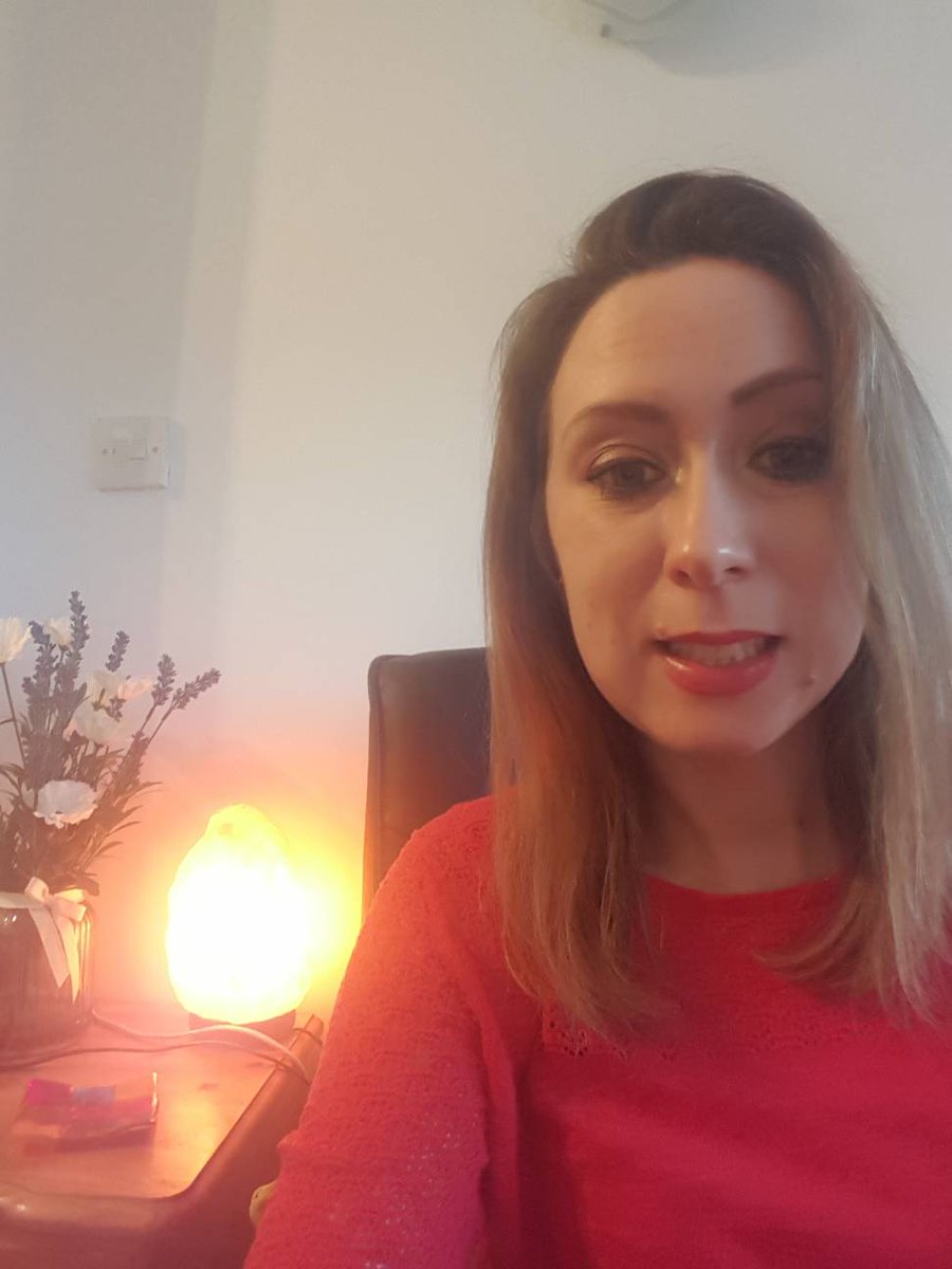 SunflowerEmpow1's tweet photo. #HypnotherapyBirmingham taking bookings for January. 30minute free consultation/ taster session.  Support with: #phobias #anxiety #confidence #fertility #goals #publicspeaking #weightloss #stopsmoking #nailbiting #SandwellHypnotherapy https://t.co/mMGbIYIyIX