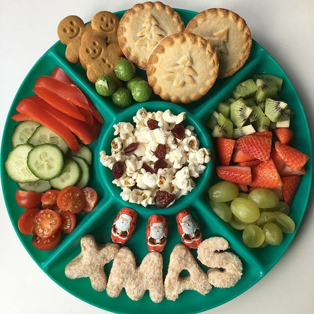 Christmas sharing platter for lunch today for my 3 ❤️💚❤️💚 ⁣
⁣
You won’t be shocked to hear that they went straight for the treats 🙈 I’ve popped an after shot on my story. ⁣
⁣
Time for me to switch off Instagram until after Christmas. I would just… ift.tt/2EOTWFy