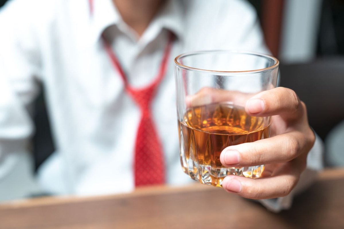 ScottCarrollMD's tweet photo. Men with drug and alcohol problems are seven times more likely to commit Domestic Violence https://t.co/6TzuM5rTyi #marriage #domesticviolence #domesticabuse #addicted #addictionscience #relationship #RelationshipAdvice https://t.co/eHXpOjoiUk