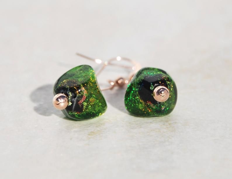 KarmaKittyJewel's tweet photo. #greenjewelry #Green #gold #dichroicglass #earrings #peridot #etsymntt #etsysocial #etsyjewelry #etsyhandmade #freeshipping #glassearring #handmadeearrings #etsyshop #handmadee https://t.co/hNsQEM241c via @Etsy #etsyxmas #xmas #xmasgift #xmas2019 #christmasshopping $32 https://t.co/UtEMcwo4gV