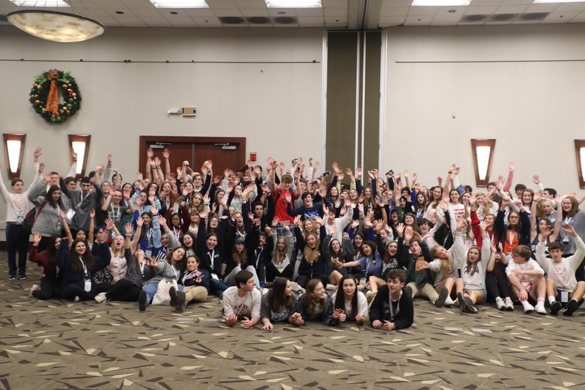 coming off of some HUGE #sganimwins and a wrap on regionals ‘19❤️💚💛
feeling: grateful for an incredible weekend of love, laughter, learning, and amazing people!