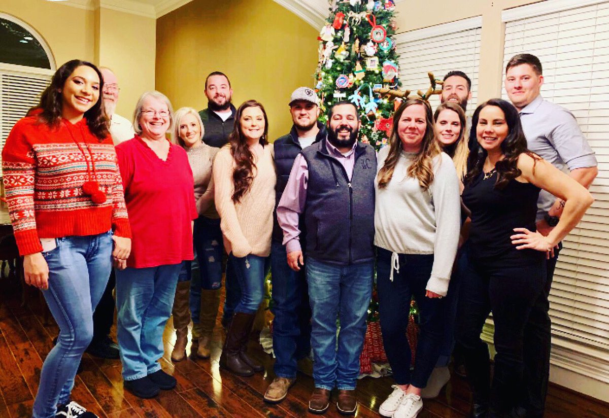 Wishing you peace, joy, and all the best this wonderful holiday has to offer.  Merry Christmas.🎄 
#weareopen24/7 
#christmas2019
#weareheretohelp
#servproMcKinney