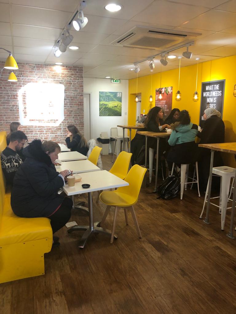 pitaboxuk's tweet photo. The @pitaboxuk team will be closed, Christmas day, Boxing day and New years day - but don;t worry, we'll be open on the other days. 🙌👏

#altrincham #cheshire https://t.co/cKU3ljP9a7