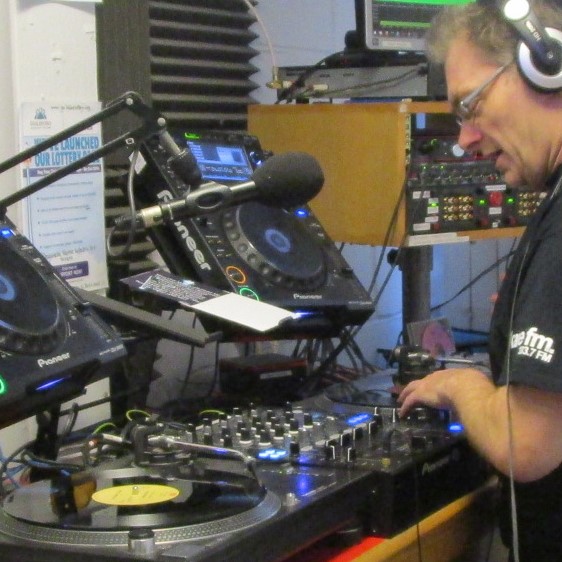 ColinsCuts's tweet photo. @KaneFM #NewMusic+#Promos
by
#6thCrowd
#blueonsilver
#DALO
@essaiepas:@marcopassarani #HiNRG Remix
#Frei:#KnownUnknown Dub
#Froth:@MountAlaska Remix
@ishi_vu
@KlausBlatter:@ILONAtechno Mix
#SnowNStuff
#Tarek:#Eliot Remix
@WeAreUNE
on
#ColinsCuts #204
7-9am (UK times)
Tue 24Dec19
@KaneFM https://t.co/1XR0eE8khF