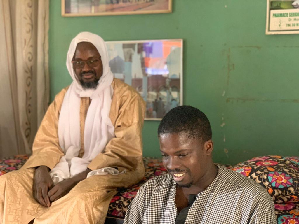 diop_iboulaye's tweet photo. Serigne fallou mbacké ibn Serigne abdou khadre mbacke imamou touba
Ak béne talibéme iboulaye Diop baye fall je décide de le dire en français magui diéguelou (je m'excuse) je n'ai jamais rencontré une personne comme Serigne fallou mbacké https://t.co/6O0hKbuulN