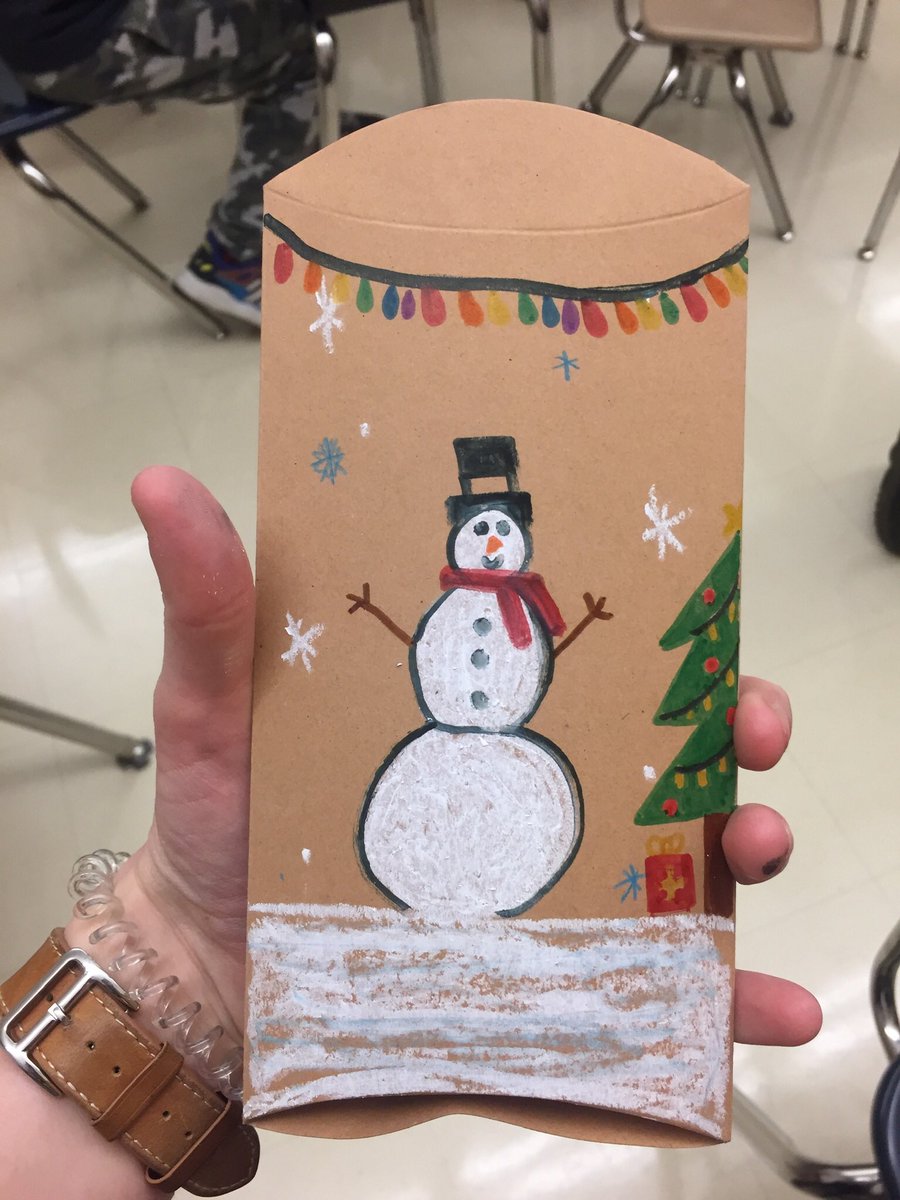 CashellES's tweet photo. Cashell’s Cougars in the Community after school service club decorated and filled gift boxes with Hershey kisses for our local fire station, Sandy Springs. Students thanked them for their service and wished them Happy Holidays! #cashellpride #ces50yrofexcellence #givingback https://t.co/vVlipzLQmq