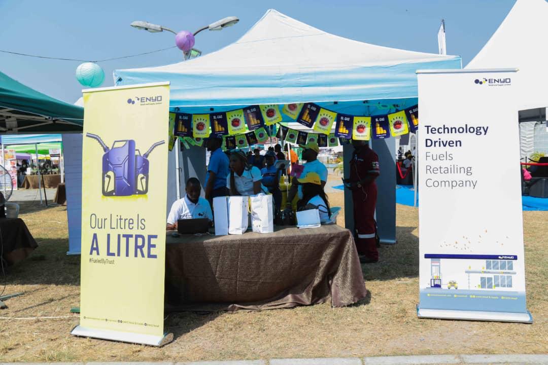 Alex_Houseof308's tweet photo. Then, your favorite food plugs outdid themselves at the stands
Even people wey sabi chop meet the one wey pass them today ππππ
#FirstBankXFoodSouk #DecemberIssavybe https://t.co/GRGvrxSy39