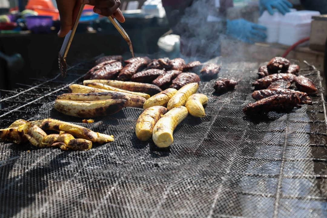 Alex_Houseof308's tweet photo. It was a balanced diet affair today
Fruits, local delicacies & international delicacies, all well represented because why not?
When FirstBank says "food yapa" they mean it
Those who attended can testify π
#FirstBankXFoodSouk #DecemberIssavybe https://t.co/ZDuy6hhioG