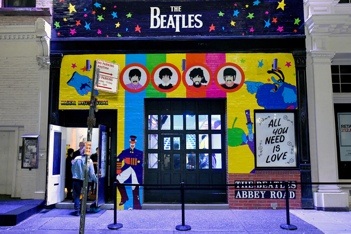 BizBash's tweet photo. Sony Music turned an ordinary partnership announcement into an immersive experience for Beatles fans with themed cocktails, photo vignettes, and holiday shopping. https://t.co/hjClnKlRew #bizbash #bizbashny #eventprofs #popup @sonymusic @thebeatles https://t.co/YIQjoyJAWr