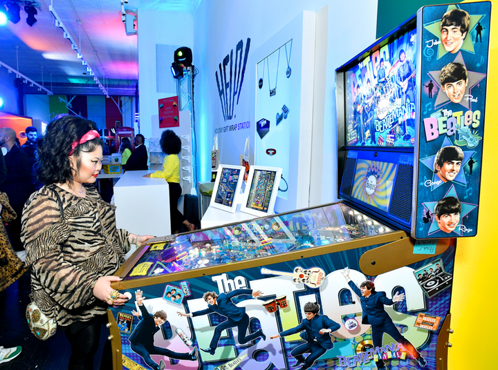 BizBash's tweet photo. Sony Music turned an ordinary partnership announcement into an immersive experience for Beatles fans with themed cocktails, photo vignettes, and holiday shopping. https://t.co/hjClnKlRew #bizbash #bizbashny #eventprofs #popup @sonymusic @thebeatles https://t.co/YIQjoyJAWr