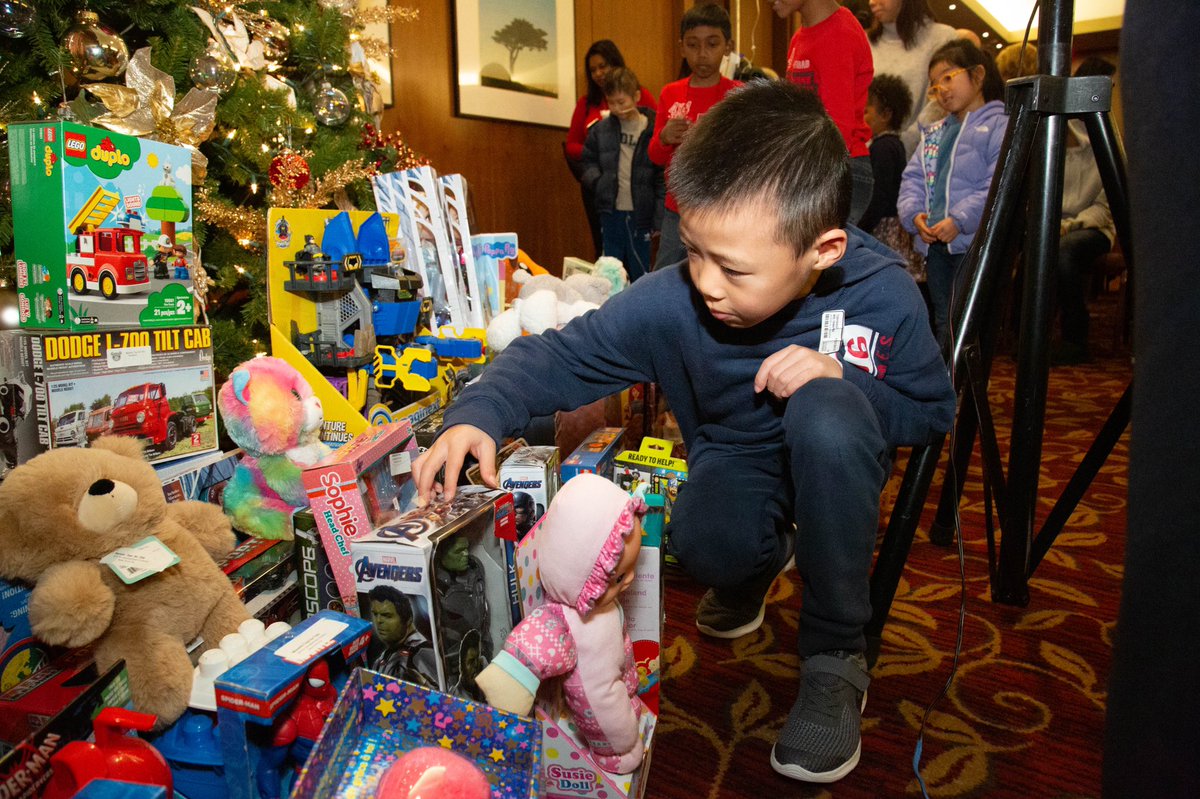 ChildrensCBF's tweet photo. Thankful for the #MasonicToysforTots for bringing our young patients the gift of joy during the Holidays!

Join the effort by making a special year end donation https://t.co/wAYC8uwBij. Your gift will ensure that we continue to provide #ResearchCareCure. 💝

📸 @nyphospital https://t.co/qgQjE14SYj