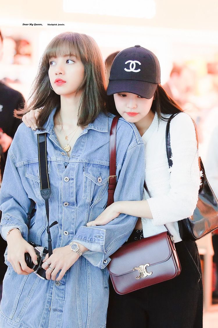 Lalisa jennie. Blackpink jennie and lisa. Blackpink jenlisa. лиса и дженни из блэкпинк. лиса и дженни из блэкпинк.