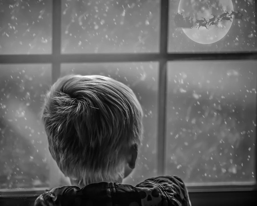 Crecernsintonia's tweet photo. @Crecernsintonia os desea que siempre miréis La Navidad con los ojos y la ilusión de un niño ¡Felices Fiestas! #FelizNavidad https://t.co/YBRNDYd6nq