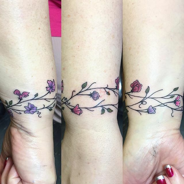 TATTOOS.ORG — Flower Bracelet Tattoo Artist: Tattooist Banul...