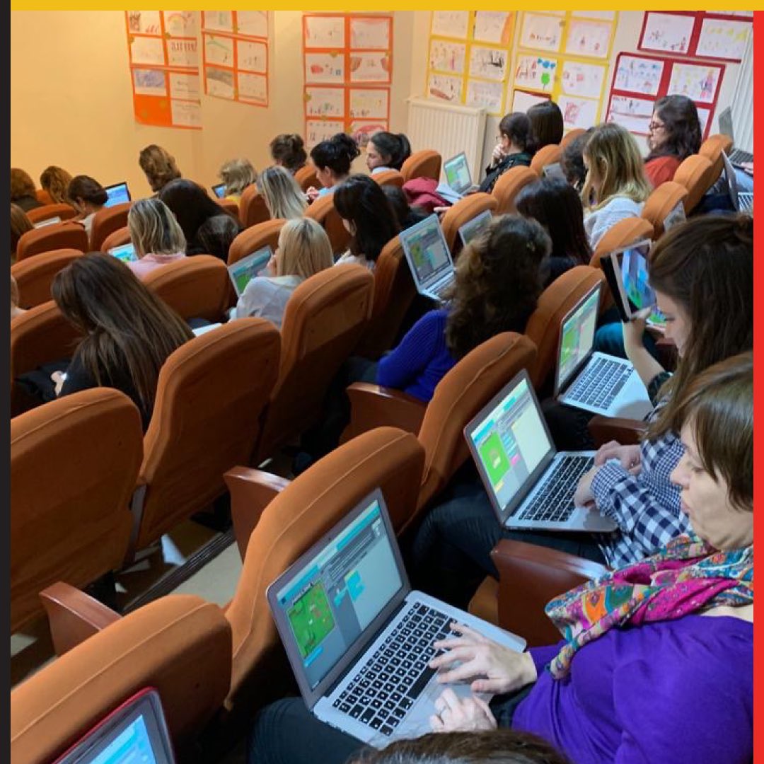 aysenurrlive's tweet photo. Bilgisayar bilimleri haftasında öğretmenlerimizin de kodlama yapabileceklerini görmeleri için ve bu konunun çocuklarımız için önemi konusunda farkındalık oluşturmak için öğretmenlerimize kodlama atölyesi düzenledik. Muhteşem geribildirimler aldık😊 #HourofCode #hourofcode2019 https://t.co/uiUtAakLbE
