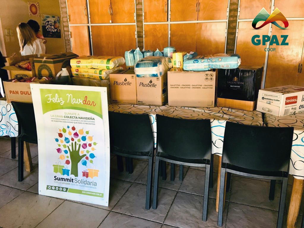GPAZcoop's tweet photo. Hoy entregamos las donaciones de la campaña Feliz NaviDar, organizada por Summit Agro y la GPAZ. 
Consejeros y funcionarios de la GPAZ y Summit Agro participaron de la entrega al Hogar de Niños y la Guardería Infantil Hijitus.
Gracias a socios y personal por colaborar https://t.co/rMuClCn07Z
