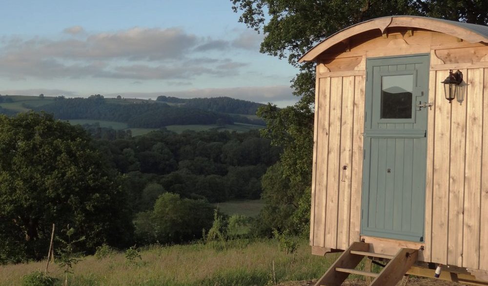 What a view... 😍

bit.ly/2PQtgKZ

#nature #wales #cabin #holidays
