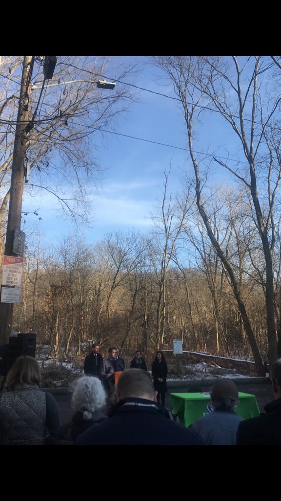 ONSRoslindale's tweet photo. Today Mayor @marty_walsh signed the Wetlands Ordinance at the Roslindale Wetlands Urban Wild.  

Thank you to everyone who worked hard to make this happen! https://t.co/MXAHs96vwr
