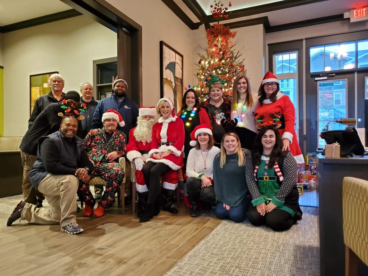 High 5 Heroes had a great time hosting our friends from <a href="/bgcrc/">BGCRC</a> for a little cookie decorating, hot cocoa, and merrymaking! #MerryChristmas2019 #happyholidaystoall
