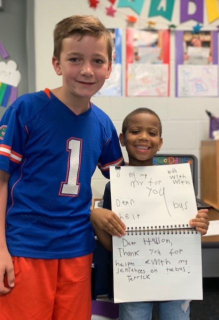 sarasotaschools's tweet photo. Terrick and Hudson at Bay Haven are bus & reading buddies!
Every day, Hudson helps Terrick with his "cut-up sentences" on the bus, and they are learning and growing together. What a powerful lesson on mentoring and the importance of reading and writing!
#ReadingRecoverySCS https://t.co/nsirGQ7CN4