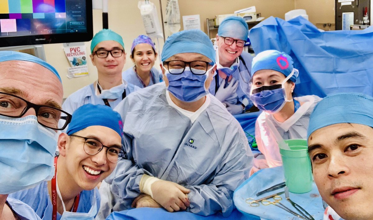 Proud to be part of something truly special and the Team that made it possible. Robotic kidney transplant - an Australian first. Congratulations <a href="/ProfHowardLau/">Prof. Howard Lau</a>, Prof Henry Pleass and Team 🙌  <a href="/DonateLifeToday/">DonateLife 💗</a> <a href="/Woodberry2153/">Paul Robertson</a> <a href="/WestSydHealth/">Western Sydney Health</a> <a href="/TSANZ_txsoc/">TSANZ</a>