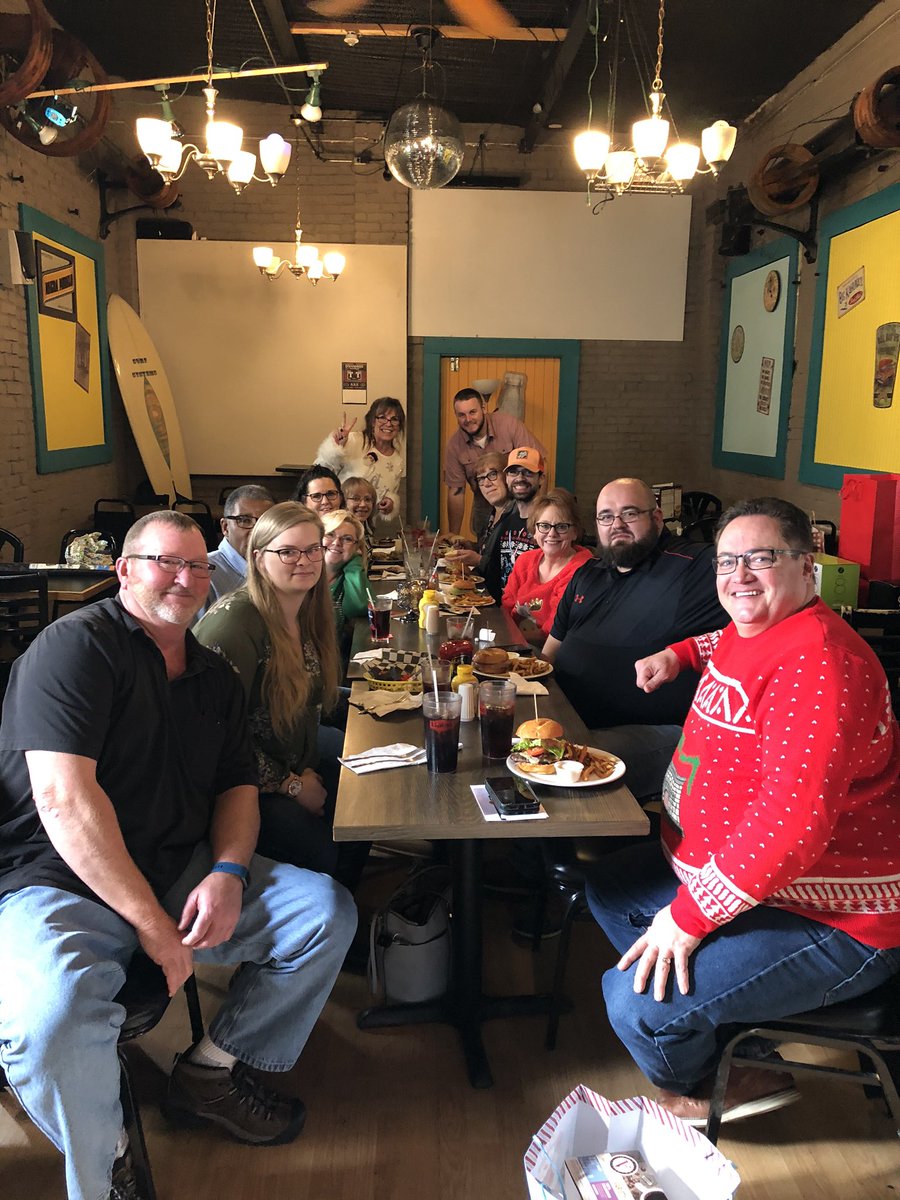 Iva_Marie04's tweet photo. 8918 Christmas luncheon for our leadership team! Good food and white elephant exchange for smiles all around! @Legend84 @thdjoek @Nanette95137018 @jesse_klingbeil @Homedepot8918 https://t.co/V63B5NWePE