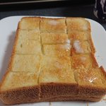 結婚8年目にして食した、妻が神戸ホテルのパン部門で修行していた頃教わった切目入り食パン!