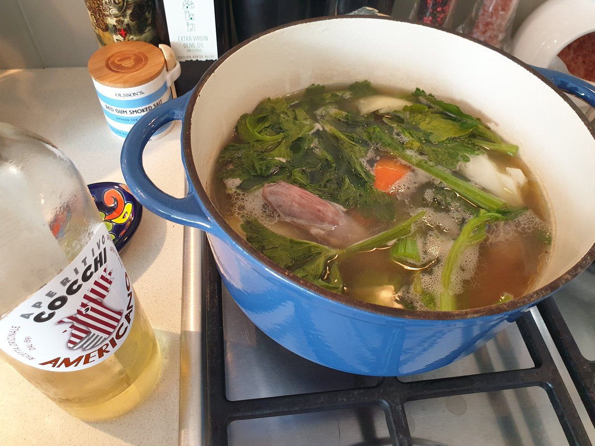 Negronicake's tweet photo. Goose gravy is underway! Smells rich and mouthwatering. Should I play Untitled Goose Game while I wait? #nosetotail #useeverypart https://t.co/f9YlaVQNEt