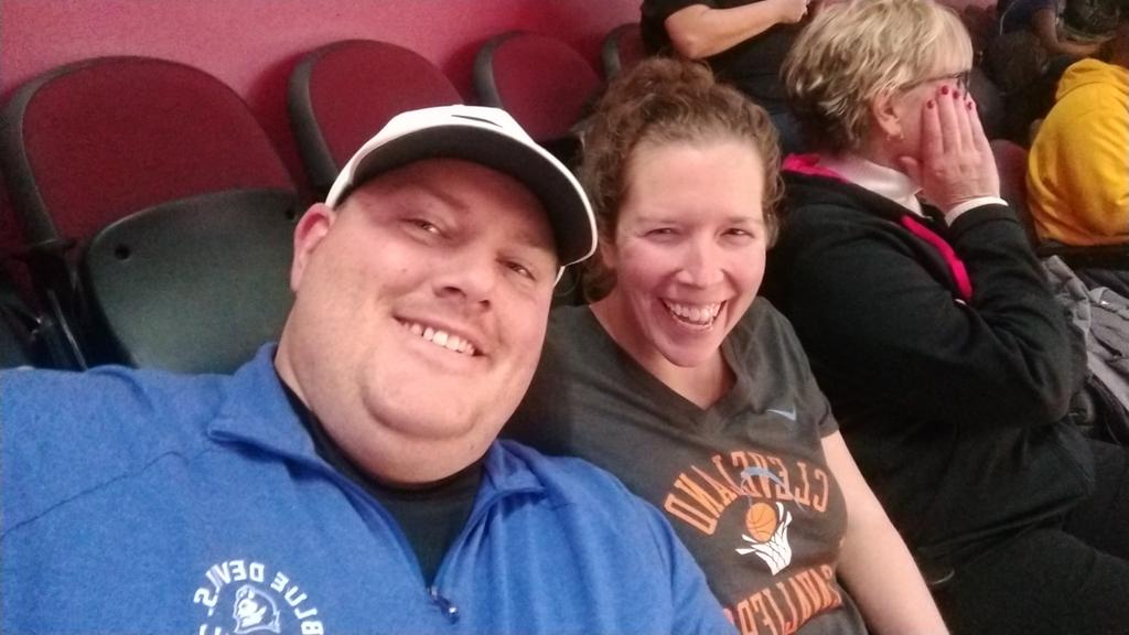 73RobK3's tweet photo. Our first #cavs game https://t.co/CrxRKnVCHt