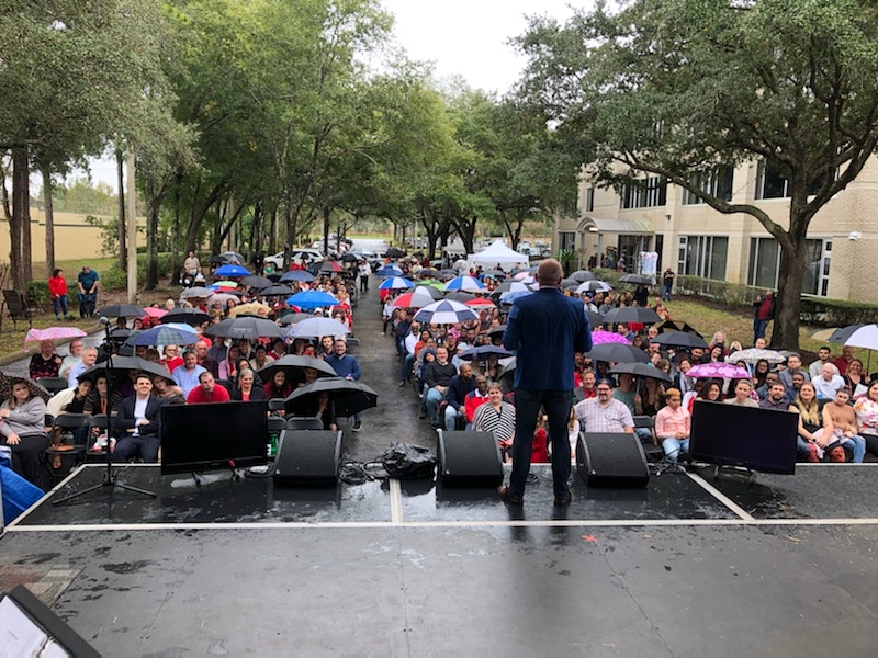Even the cold rain couldn't stop the joy of Christmas yesterday in Lake Mary Church Christmas services. What a  Beautiful sight. Merry Christmas 😊