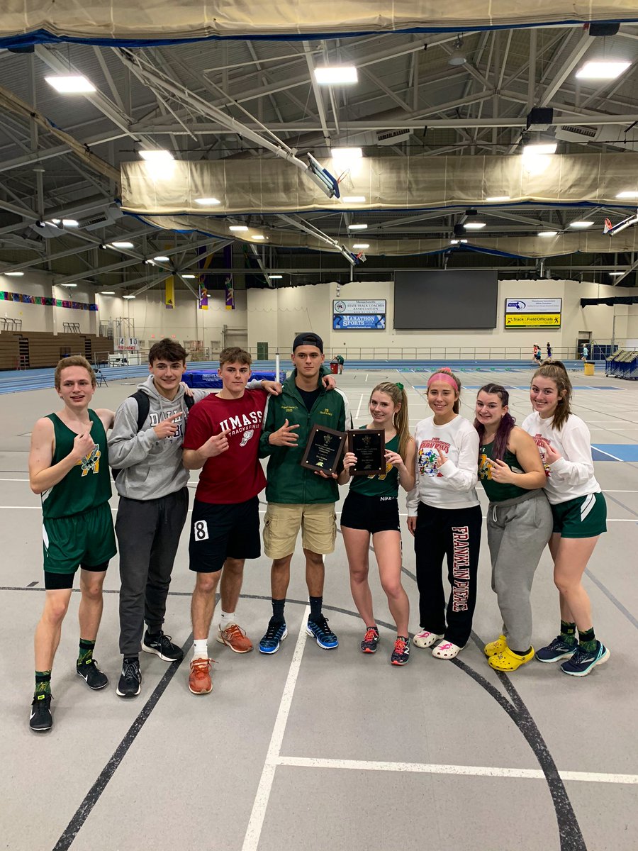 BMS_DeLano212's tweet photo. Christmas came early for the DR Winter Track team this year! Congrats to BOTH the boys and girls teams for placing first overall in today’s SCC Relay Meet! We still have a long way to go but enjoy these next few days off then it’s back to business after the holidays 🧳❄️🧳 https://t.co/4d5BkJzlu3