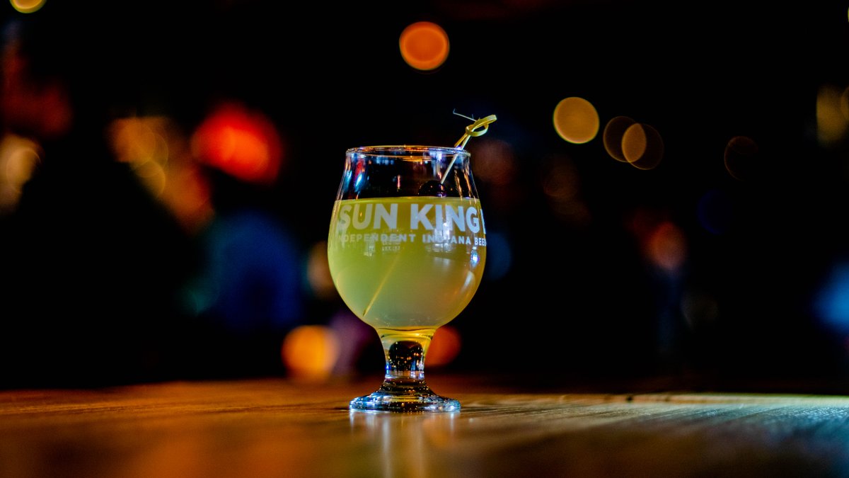 sunkingspirits's tweet photo. Yuletide cocktails for everyone! 

Let our food partners make the dinner, we'll make the cocktails, you don't have to lift a finger...well maybe just your drinking/eating hand. 

#handcrafted #cocktails #dinnerplans #drinkswithfriends #sunkingspirits https://t.co/4al9thg4Tk