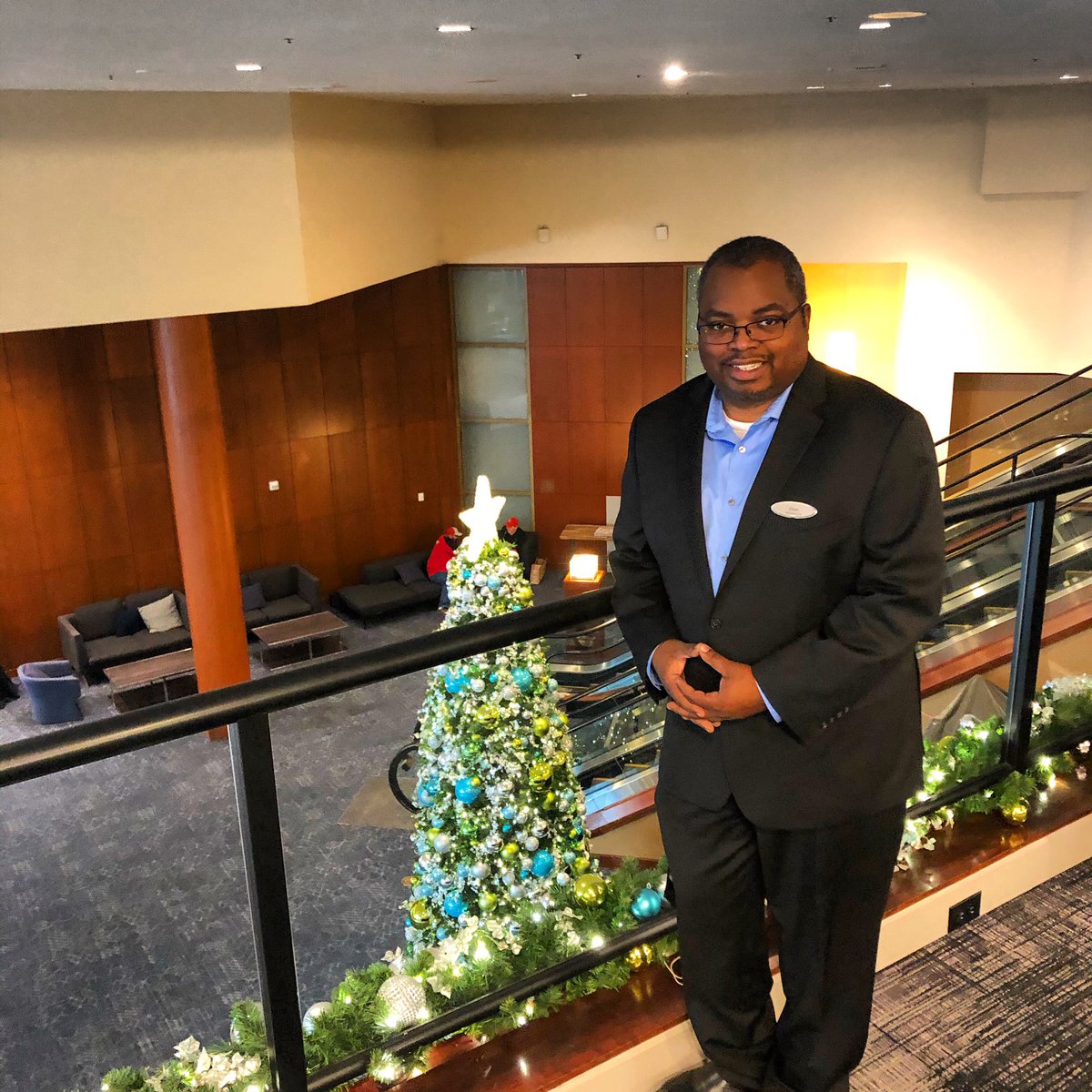 UltObserver's tweet image. Enjoying the holiday season while at work!