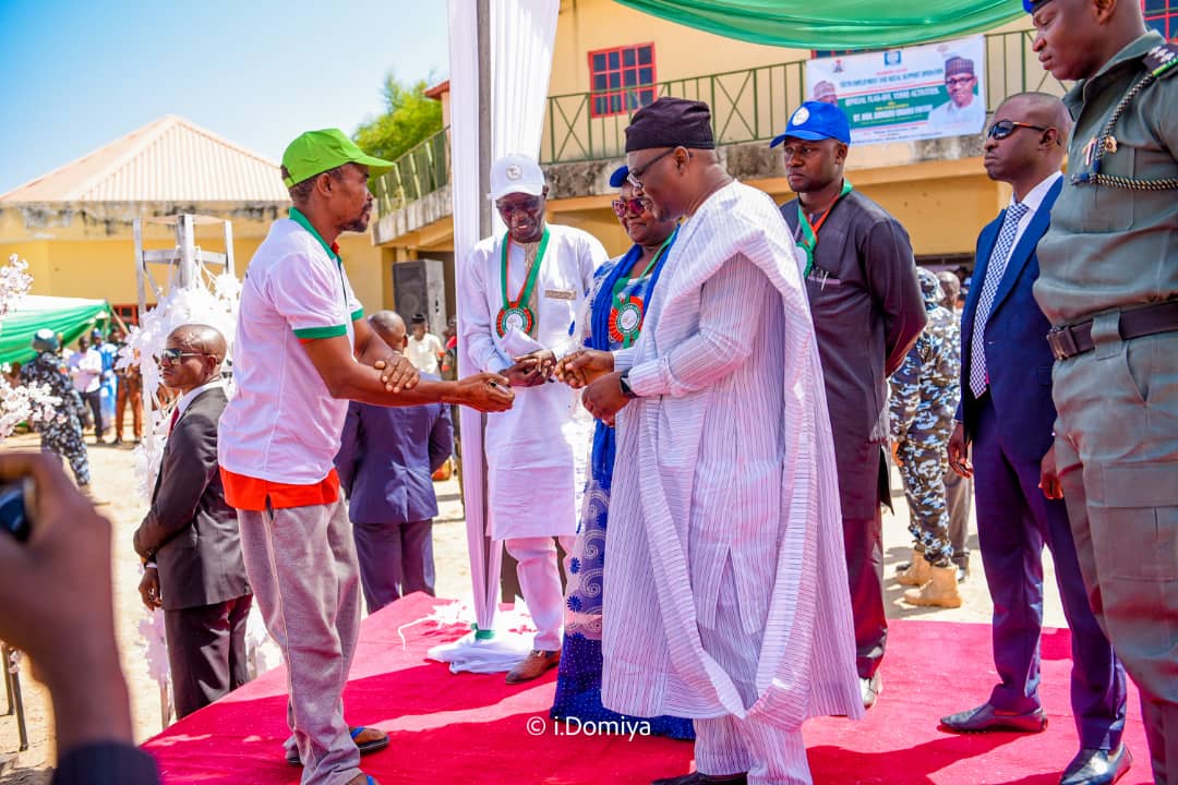 Adamawa_Gov's tweet photo. Governor Ahmadu Umaru Fintiri flagged-off the distribution of ATM cards to beneficiaries of Special Grant Transfer (STG) and Targeted Grant Transfer (TGT) under youth employment at the Civic Center, Michika. 

December 23rd, 2019 https://t.co/lxqJ7xJIyd