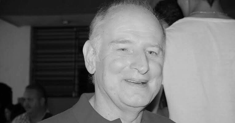 Gracias por tus consejos por impulsar y ayudarme a crecer como persona y como entrenador , gracias por tu pasión por el fútbol pero sobre todo gracias por todo lo que hiciste por mi y por mi familia ...

ETERNAMENTE AGRADECIDO
JIMMY 
DESCANSA EN PAZ 😇🙏🙏🙏😇