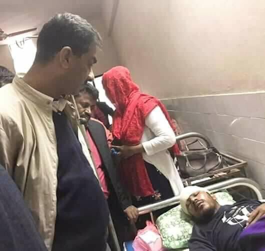 BNP76138's tweet photo. ডাকসুর ভিপি নুরুল হক নুর সহ আহতদের  দেখতে  ঢাকা মেডিকেল কলেজ হাসপাতালে
 জননেতা জনাব শহীদ উদ্দিন চৌধুরী এ্যানী ভাই. https://t.co/LDNn6gjPcf