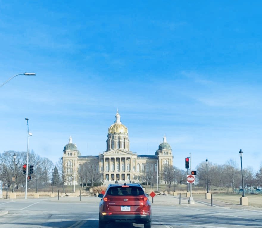 Mr_GomezIA's tweet photo. Great start to break. Enjoyed lunch time with @dante_angie with no interruptions and a little shopping at my favorite store @RAYGUNshirts. I sometimes forget how lucky I am to live so close to our beautiful Capitol! #WinterBreakGoals #IowaStateCapitol #DesMoines #teachergoals https://t.co/ft9nWfNArC