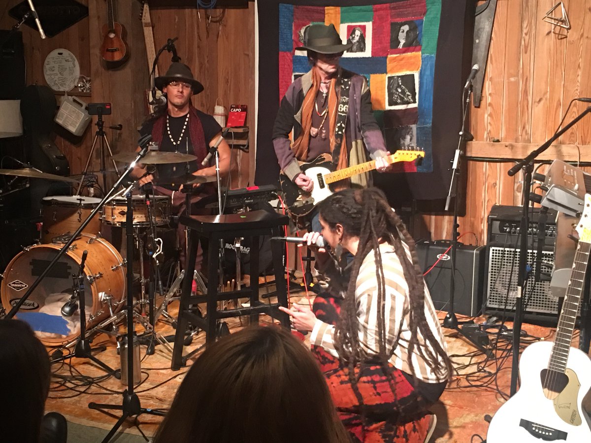 Amazing show <a href="/ima_east/">IMA</a> last night! <a href="/SayRealMusic/">SayReal</a> <a href="/Naiakete0/">naia kete fan</a> #naiakete with my bff #lunacave opening! and guest appearances by guitar legends <a href="/junemillington/">June Millington</a> a nd #earlslick #wow🎸🎸🎸