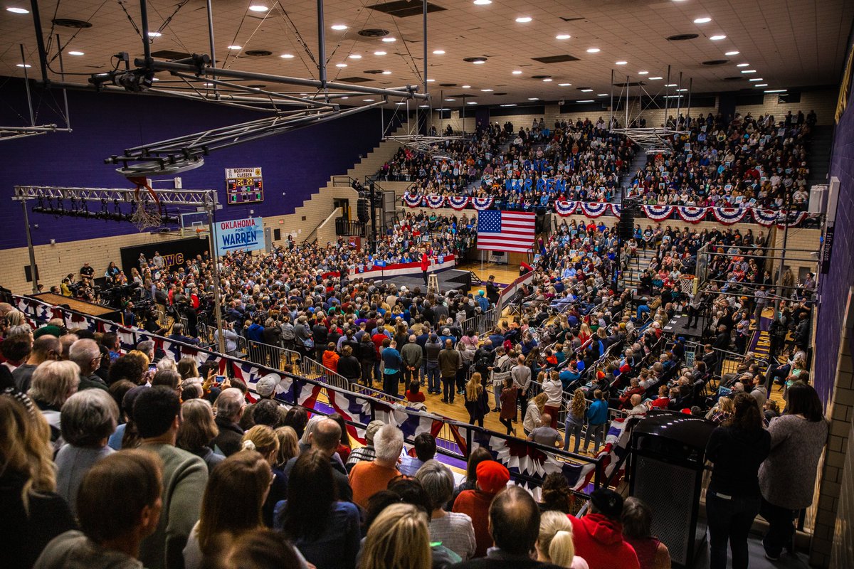 The crowd at the Oklahoma city town hall.