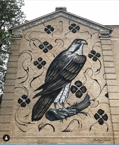 carl_huges's tweet photo. SantiagoRubino en FairviewElementarySchool para theRAWproject en Denver. Su mascota es el Falcon, y ahora vigila la entrada de la escuela. #RAW #RAWDenver #Art #StreetArt #DenverPublicArt #DenverUrbanArt Foto de #RobertSkran https://t.co/b12V4mf0ru