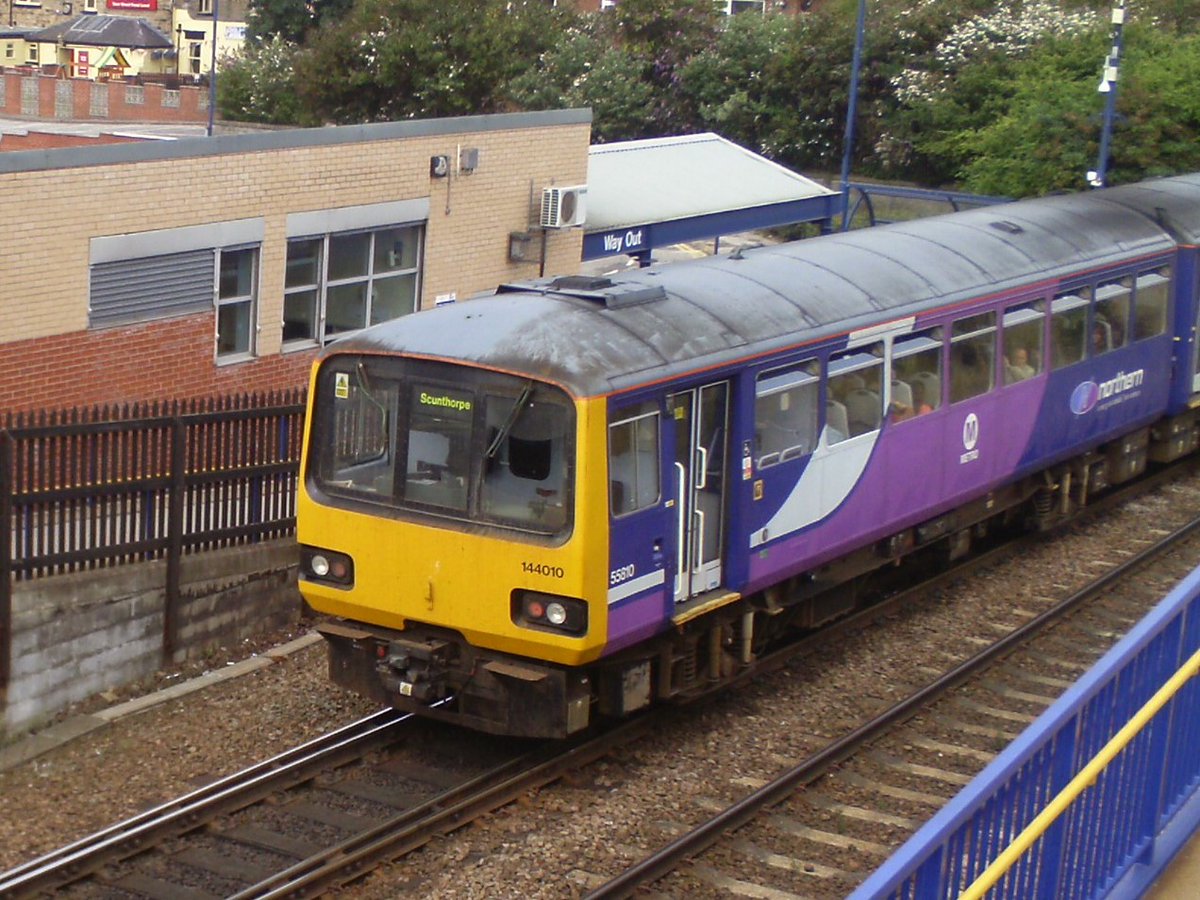 WetdogFBK's tweet image. 144010 leaving Swinton #class144 #trainspotting