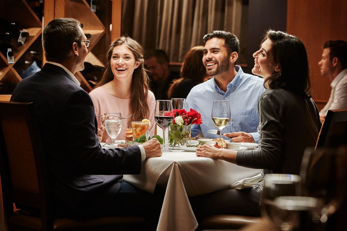 RuthsChrisKSW's tweet photo. We would like to wish you a wonderful week full of joy and incredible food as you celebrate with friends and family. https://t.co/oxXldmXrVf