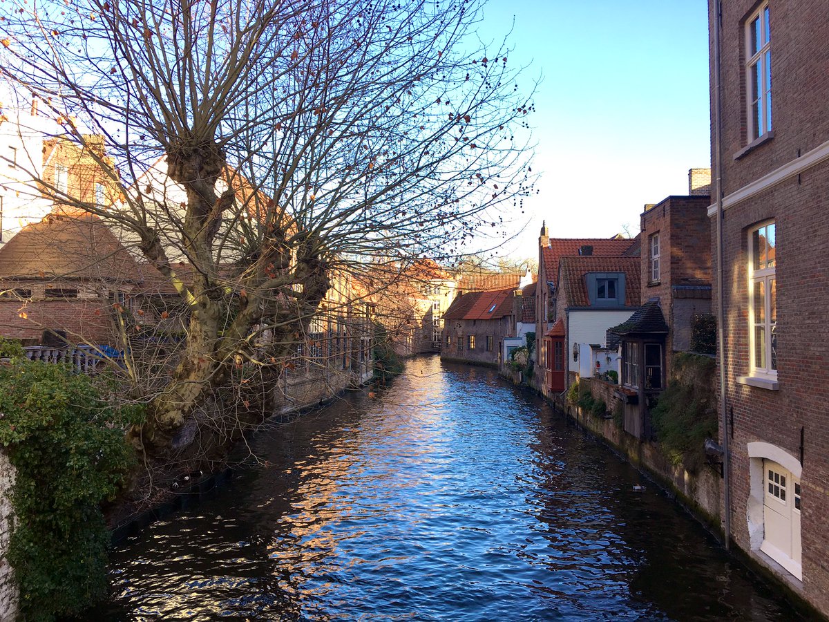 betsychng's tweet photo. #Bruges #Brugge #Belgium #betsytravels https://t.co/U0f538uHcT