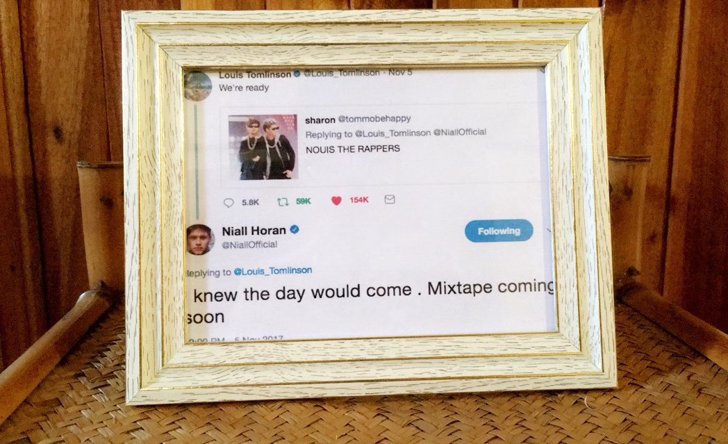 tommobehappy's tweet photo. I have more than one memory: I started being a 12 year old girl who dreamed about loving a band then ended loving one man with her whole heart. So thankful for every single precious moment he gave me until today. I’ll always love Louis ❤️ #FavouriteLouisMemory https://t.co/8yKbNvldRT