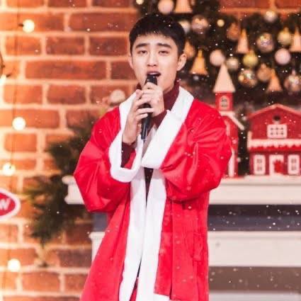 *•.¸♡ 𝐃-𝟑𝟗𝟗 ♡¸.•*I was so friggin tired I wasn’t able to post last night before going to bed.. it’s Christmas Eve already, but I can’t feel the spirit..  #도경수  #디오  @weareoneEXO